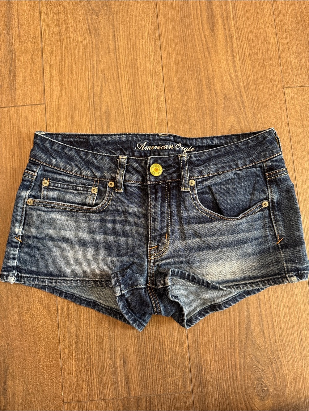 American Eagle Shortie Stretch Mid to Low Rise Denim Jean Shorts Size 6